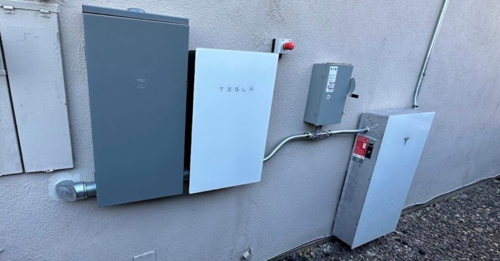 Tesla starts Powerwall 3 installations: It looks worse but is more useful